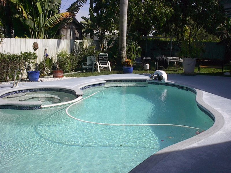 Bordes de Piscina